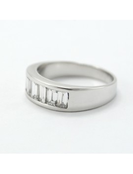 18k White Gold Ring And 7...