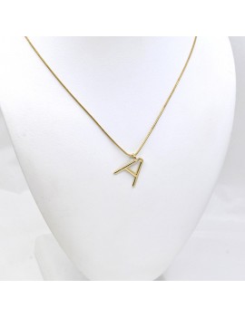 LETTER A PENDANT IN 18K GOLD
