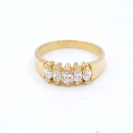 18K GOLD RING WITH NAVETTE...