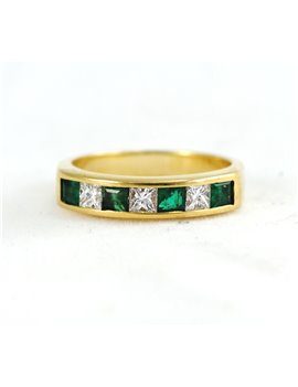 18K GOLD WITH EMERALD AND DIAMONDS
