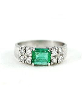 18K WHITE GOLD WITH DIAMONDS AND EMERALD
